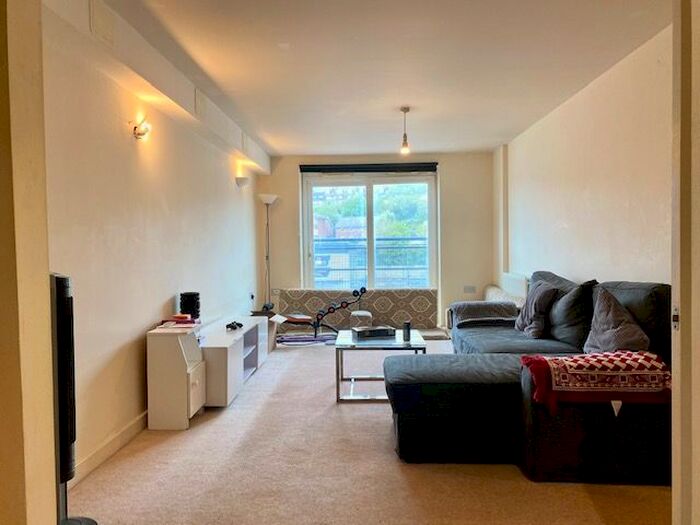 2 Bedroom Flat To Rent In Coombe Road, Brighton, BN2