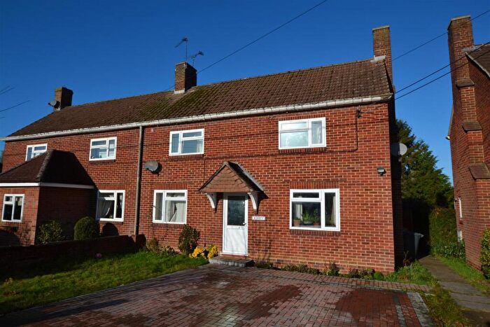 3 Bedroom House To Rent In Weir Road, Hartley Wintney, Hook, RG27