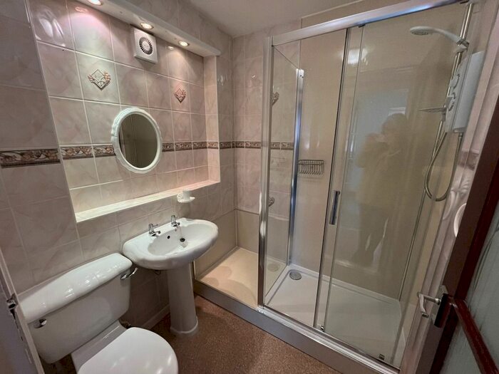 1 Bedroom Flat To Rent In Cathcart Road, Rutherglen, South Lanarkshire G73