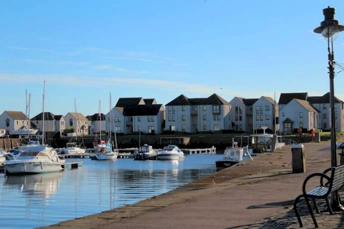 2 Bedroom Flat To Rent In Harbour Road, Tayport, Fife, DD6