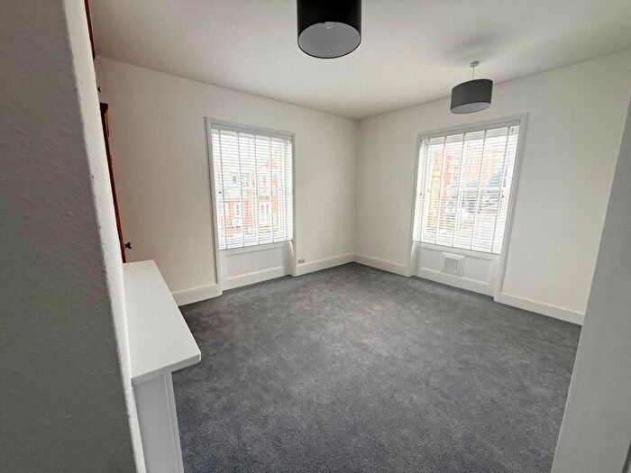 Flat To Rent In Lansdowne Road, Hove, BN3