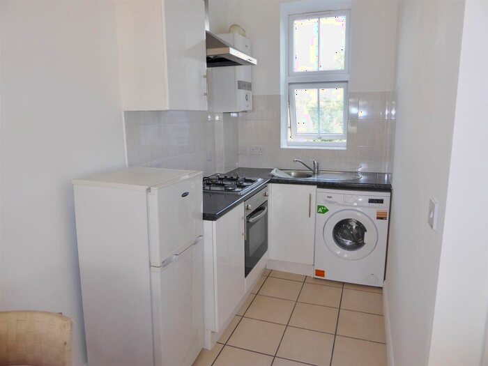 1 Bedroom Flat To Rent In London Road, Tooting, SW17