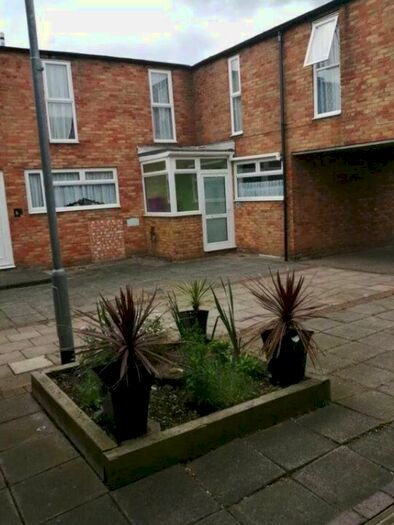 3 Bedroom Semi-Detached House To Rent In Honywood Road, Basildon SS14