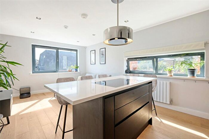 2 Bedroom End Of Terrace House For Sale In Culford Mews, Islington, London, N1