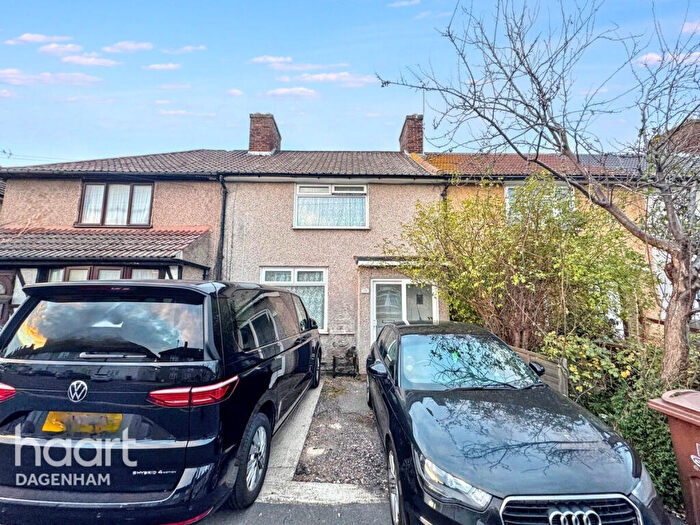 3 Bedroom Terraced House For Sale In Ivyhouse Road, Dagenham, RM9