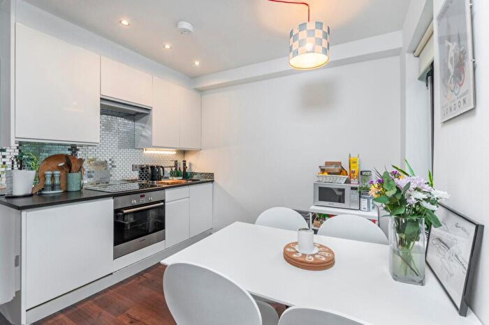 1 Bedroom Flat For Sale In Hemstal Road, West Hampstead, NW6