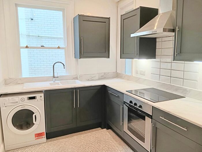 2 Bedroom Flat To Rent In Mount Pleasant Road, Tunbridge Wells, TN1