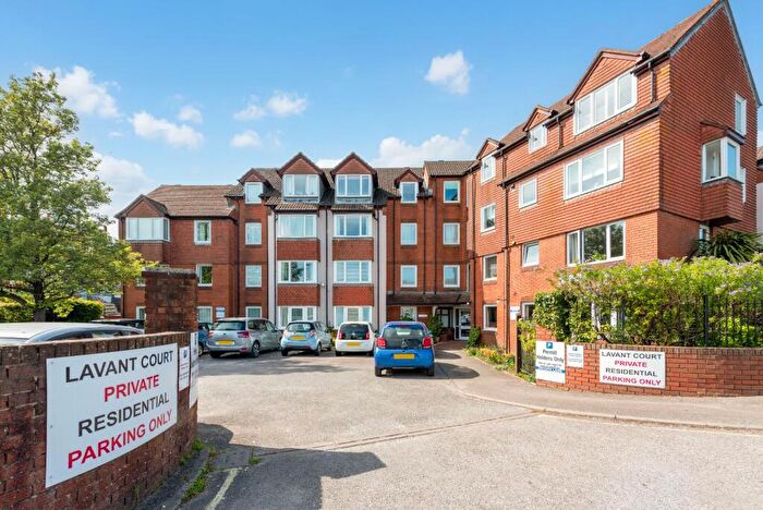 1 Bedroom Retirement Property For Sale In Charles Street, Petersfield, Hampshire, GU32