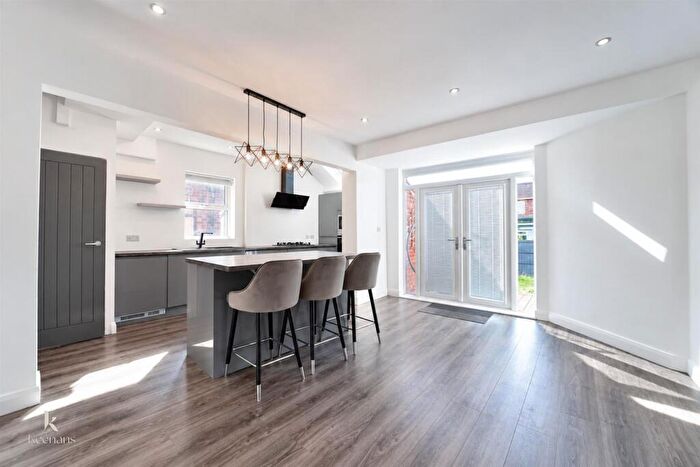 3 Bedroom Semi-Detached House For Sale In Bolton Road, Pendlebury, M27