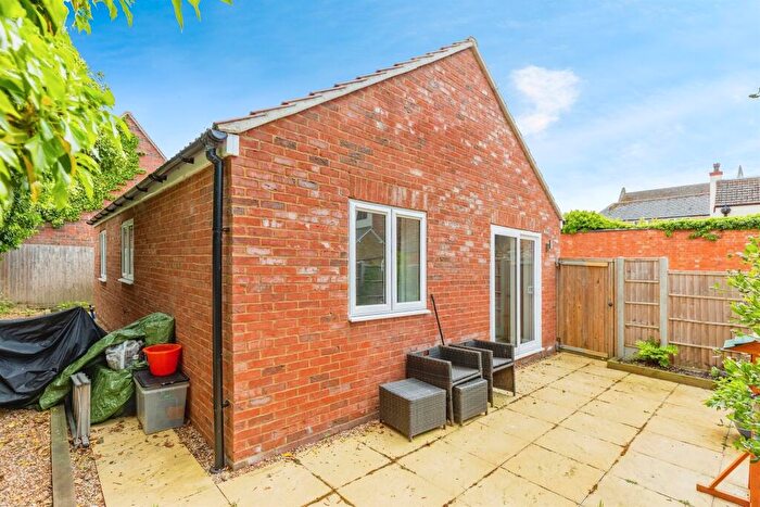 2 Bedroom Detached Bungalow For Sale In East Street, Olney, MK46