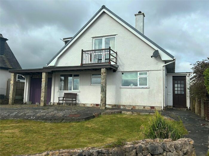 3 Bedroom Detached House For Sale In Nant Bychan, Moelfre, Anglesey, Sir Ynys Mon, LL72