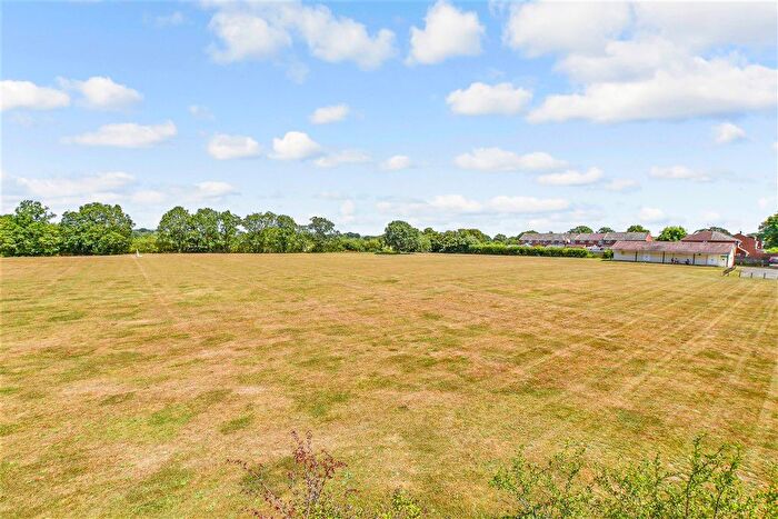 4 Bedroom Detached House For Sale In Ashford Road, High Halden, Kent, TN26