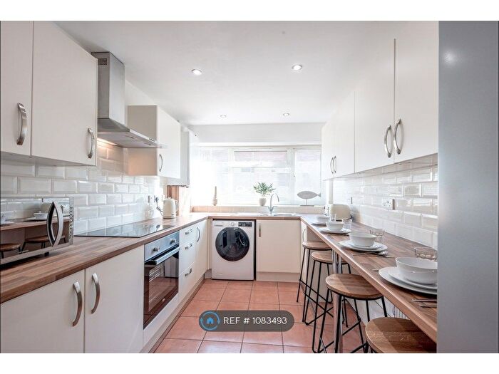 6 Bedroom Terraced House To Rent In Chertsey Close, Luton, LU2