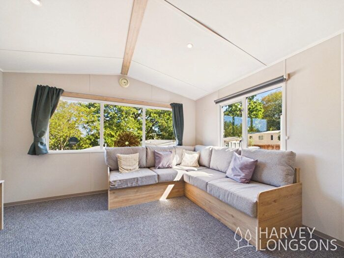 2 Bedroom Park Home For Sale In The Ridge West, St. Leonards-On-Sea, TN37