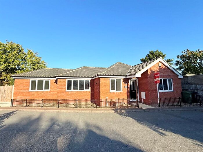 3 Bedroom Detached Bungalow For Sale In Homestead Gardens, Hemsby, NR29