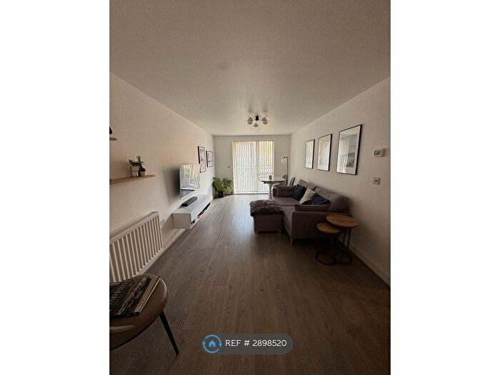 2 Bedroom Flat To Rent In Sporton Court, Enfield, EN2