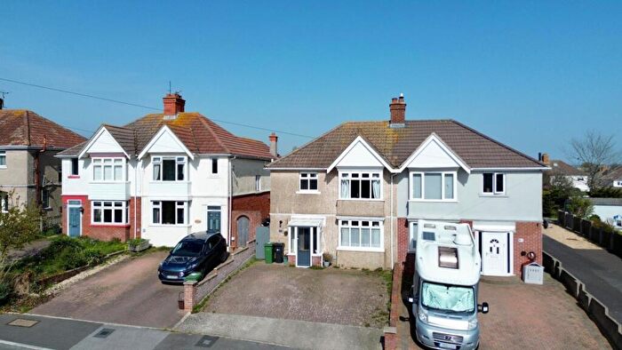 3 Bedroom Semi Detached House For Sale In Chickerell Road, Weymouth, DT4