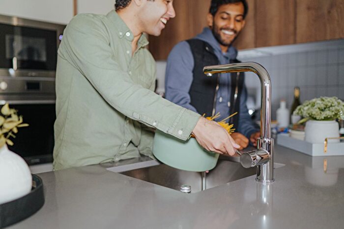 2 Bedroom Flat To Rent In Greenford, UB6