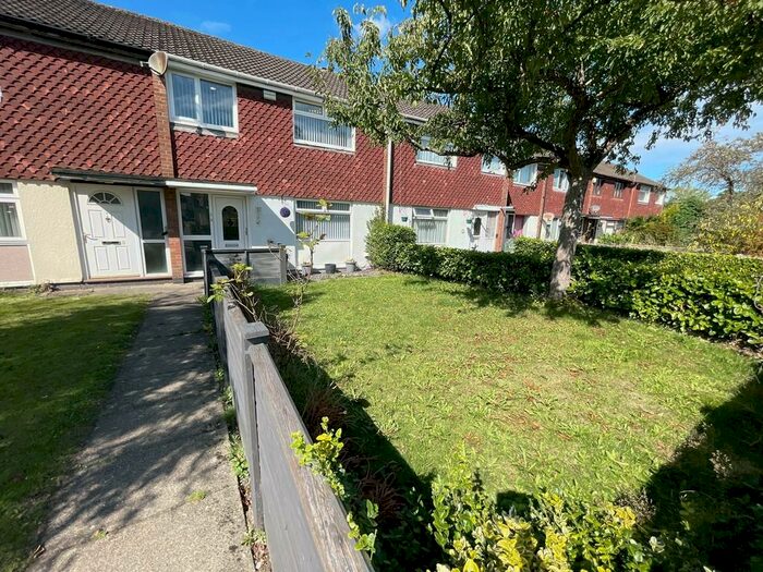 3 Bedroom Apartment To Rent In Winsford Walk, Sale, M33