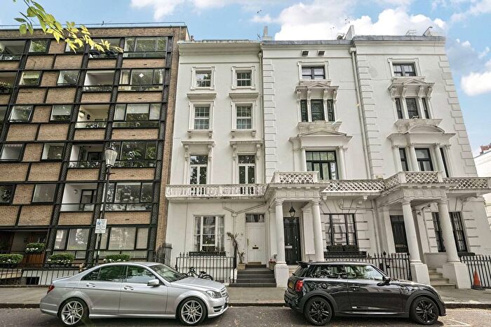 1 Bedroom Flat To Rent In Ovington Square, Sloane Square, London, SW3