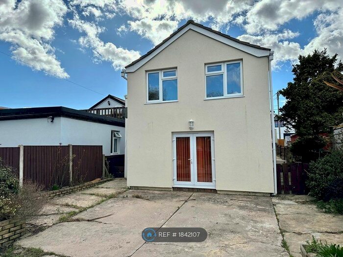 2 Bedroom Detached House To Rent In New Way, Point Clear Bay, Clacton-On-Sea, CO16