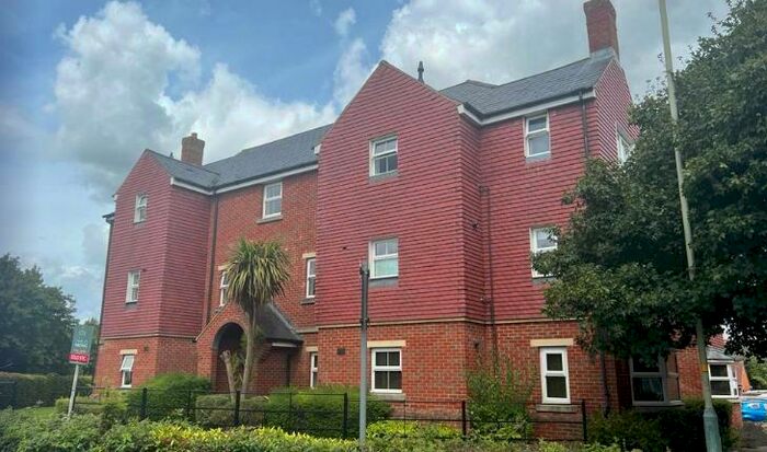 2 Bedroom Flat To Rent In Queen Elizabeth Drive, Swindon, SN25