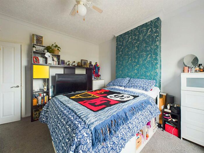 2 Bedroom End Of Terrace House For Sale In Bestwood Road, Nottingham, NG6