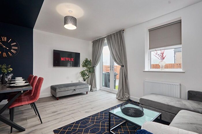 3 Bedroom Flat To Rent In Fisher Close, Addiscombe, Croydon, CR0