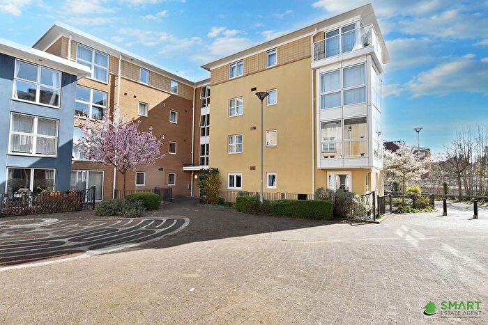 2 Bedroom Flat To Rent In Richmond Court, Exeter, EX4