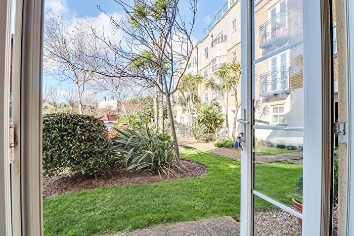 2 Bedroom Flat For Sale In Audley Court, Forge Way, Southend-On-Sea, SS1