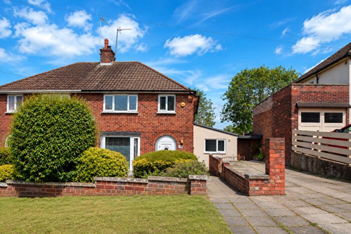 3 Bedroom Semi Detached House For Sale In Kingsway, Wellingborough, Northamptonshire, NN8