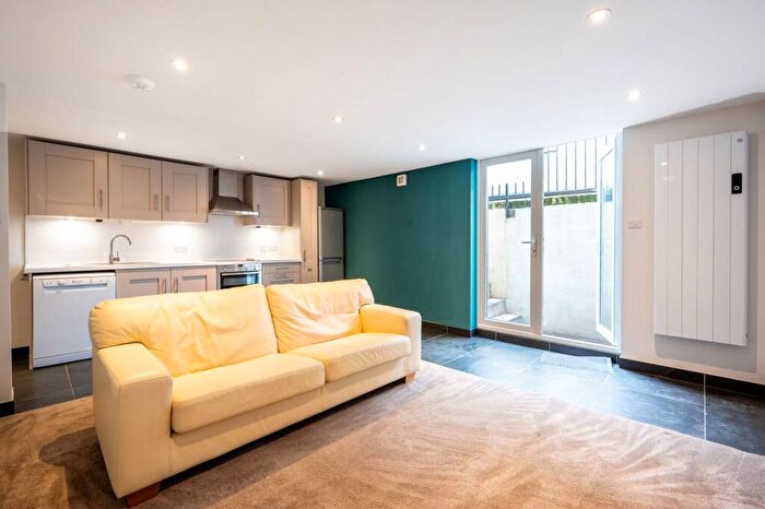 1 Bedroom Flat To Rent In Wheatfield Way, Kingston, Kingston Upon Thames, KT1