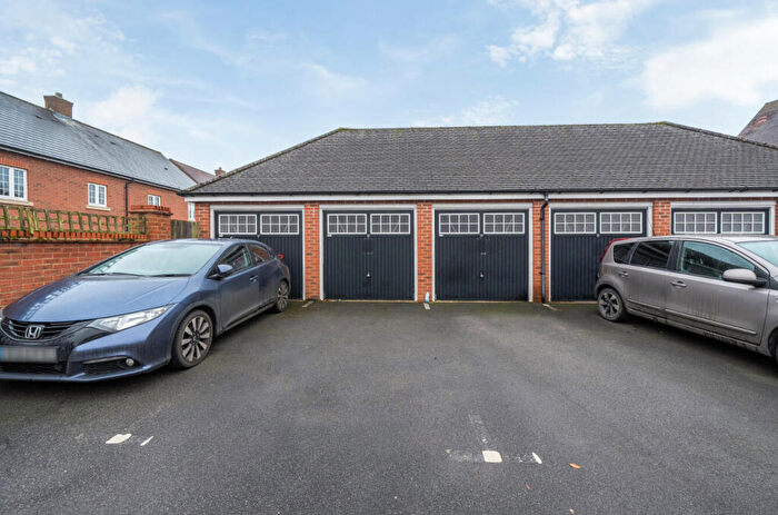 3 Bedroom Terraced House For Sale In Teeswater, Buckingham, MK18
