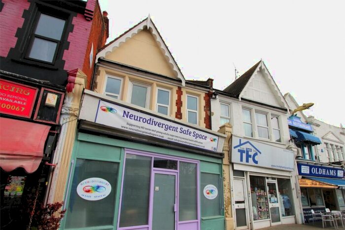3 Bedroom Apartment To Rent In West Road, Westcliff-on-Sea, Essex, SS0