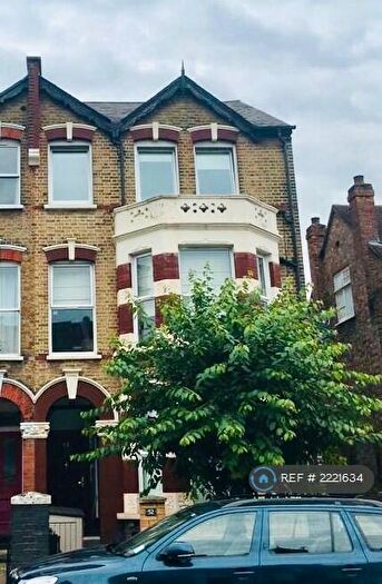 3 Bedroom Flat To Rent In Palace Gates Road, London, N22
