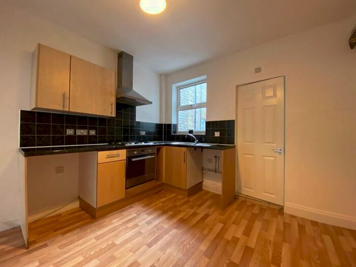 1 Bedroom Flat To Rent In Balmoral Road, Gillingham ME7