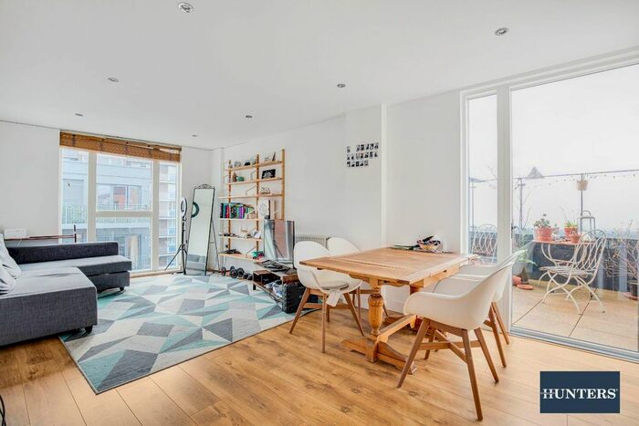 2 Bedroom Flat To Rent In Whiston Road, London, E2