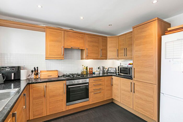 3 Bedroom End Terrace House For Sale In Station Yard, Twickenham, TW1