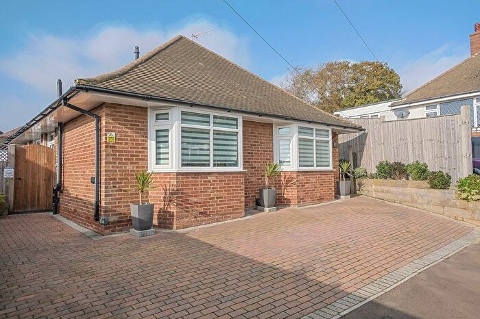2 Bedroom Bungalow For Sale In Glyne Barn Close, Bexhill On Sea, TN40