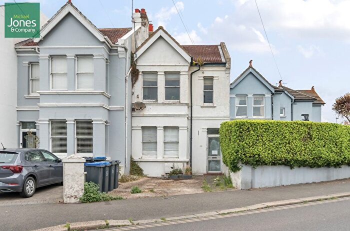 2 Bedroom Flat To Rent In Northcourt Road, Worthing, West Sussex, BN14