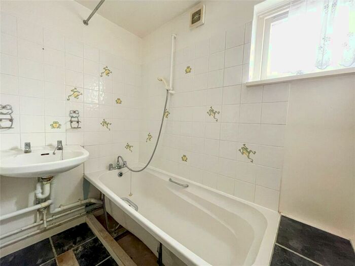 1 Bedroom Apartment For Sale In The Old Mill, Edward Street, BA13