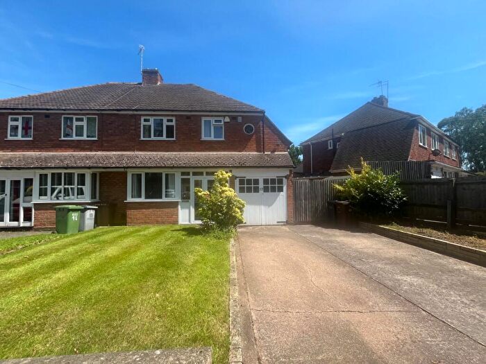 3 Bedroom Semi-Detached House To Rent In Willow Road, Solihull, West Midlands, B91
