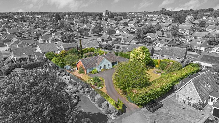 4 Bedroom Detached Bungalow For Sale In Hall Close, Hartford, Huntingdon., PE29