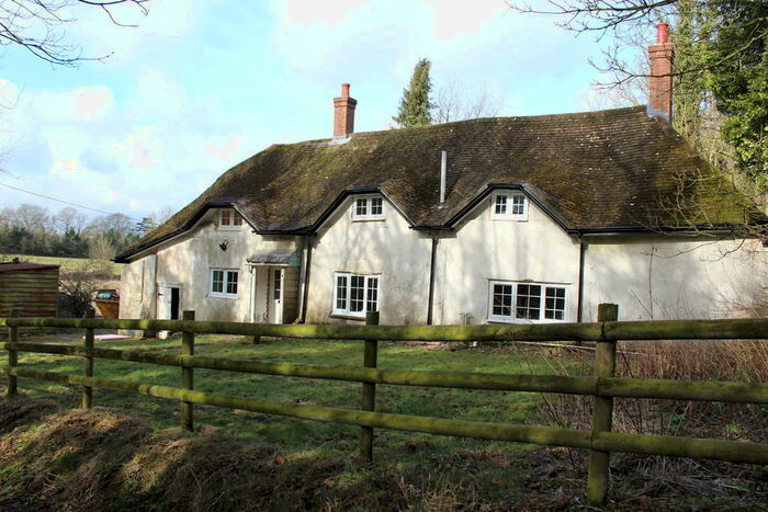 3 Bedroom Cottage To Rent In River Cottage, Newton Stacey Lane, SO20