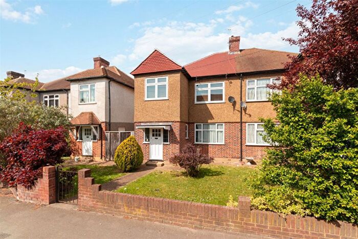 2 Bedroom Maisonette For Sale In Martin Way, Morden, SM4