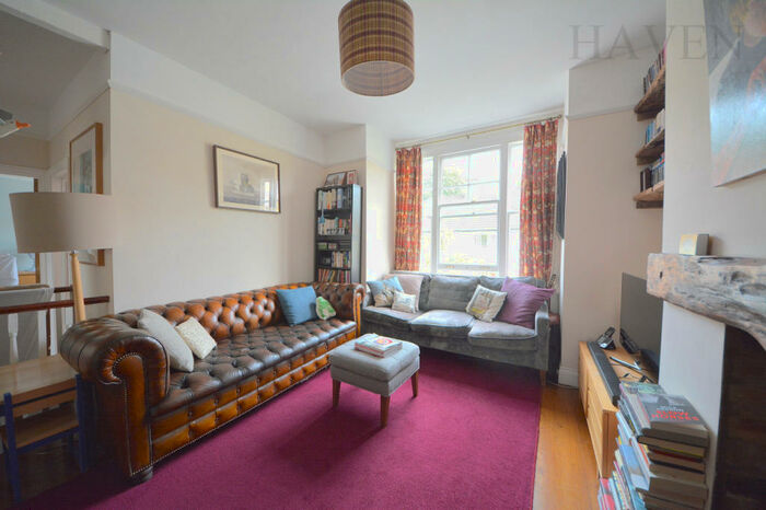 2 Bedroom Maisonette To Rent In Leslie Road, East Finchley, London, N2