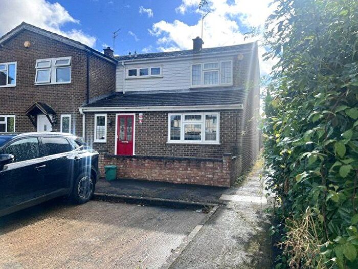 3 Bedroom Semi Detached House To Rent In Grenville Green, Aylesbury, Buckinghamshire, HP21