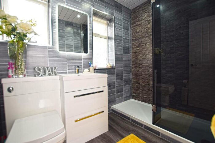 3 Bedroom Town House For Sale In Rosthwaite Close, Middleton, Manchester, M24
