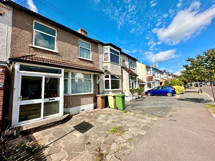 3 Bedroom Terraced House To Rent In Geoffrey Avenue, Romford, RM3