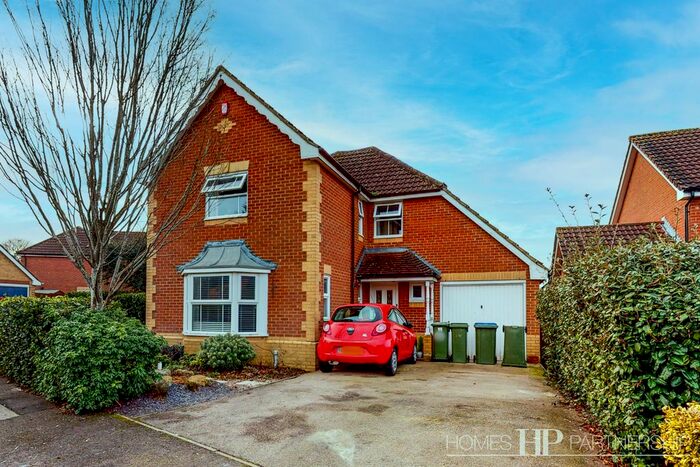 4 Bedroom Detached House To Rent In Earles Meadow, Horsham, RH12